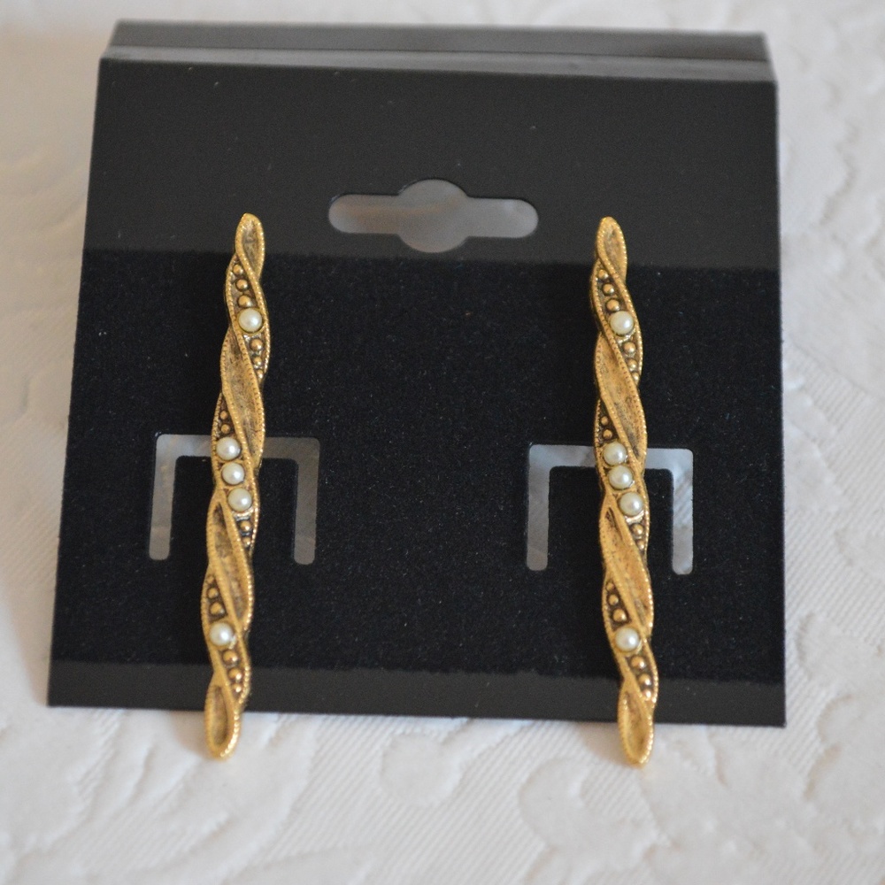 1928 Jewelry Goldtone Earrings with Pearl Accents